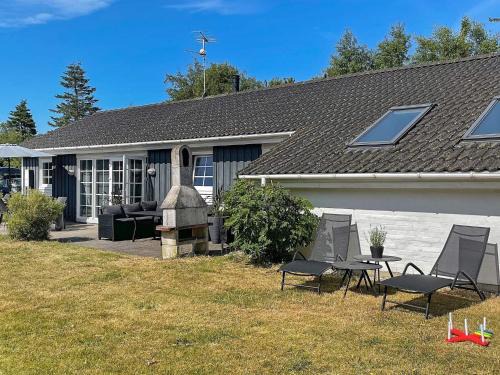 Ørsted House | Tranquil Oasis with Pool - By Traum Ferienwohnungen
