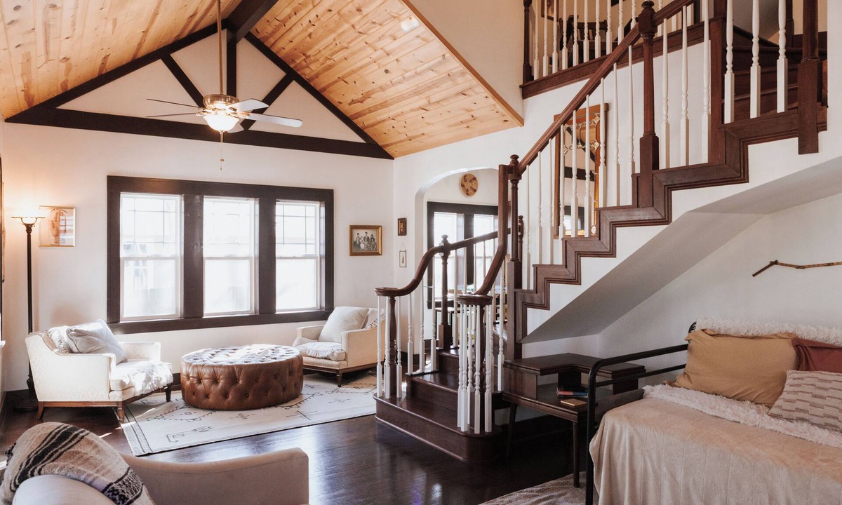 Midtown House | Tranquil Pet-Friendly Bungalow in Midtown Springfield with High-Speed Wi-Fi
