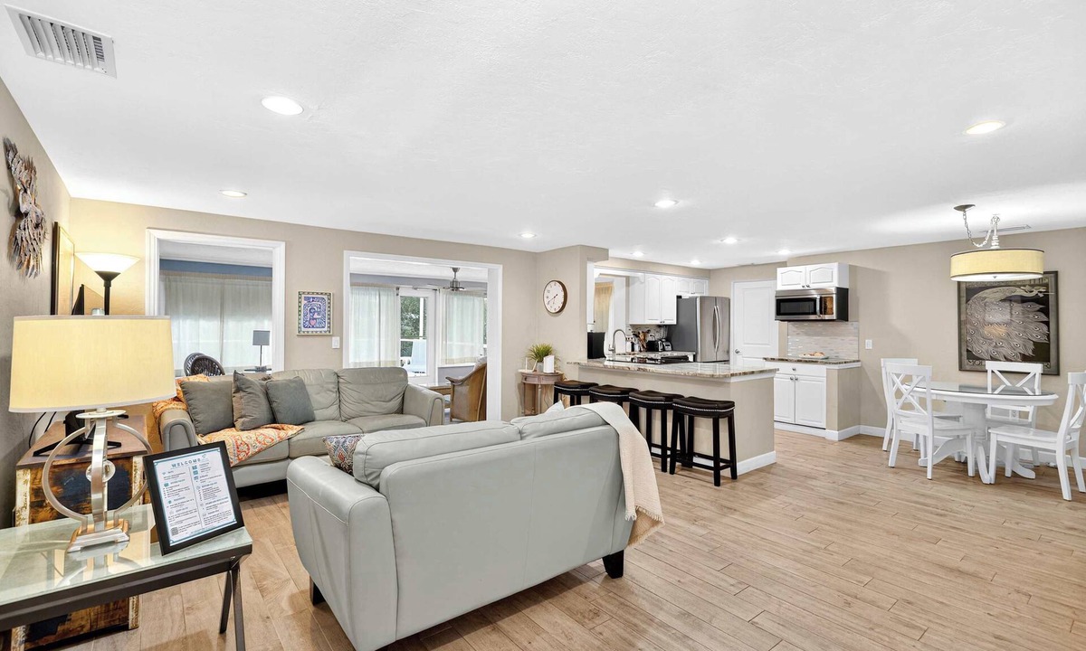 Gulf Gate Estates House | Tranquil Pool Home Near Siesta Key