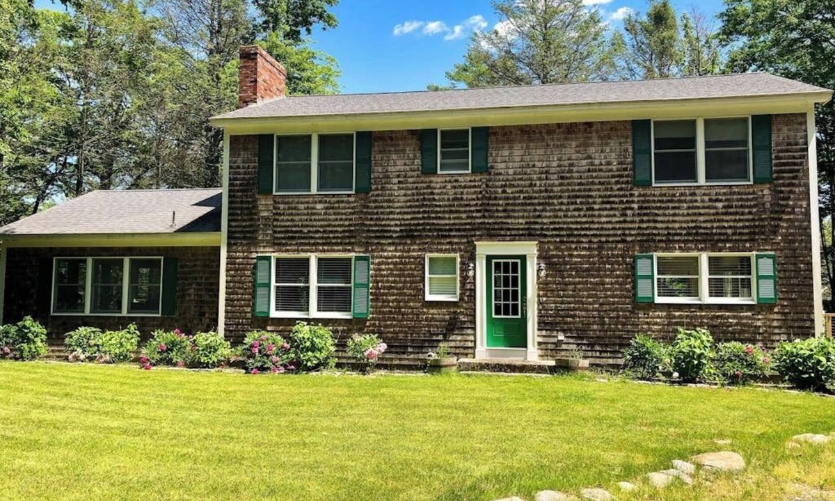 Boothbay House | Tranquil private riverfront home w/tidal dock & large yard