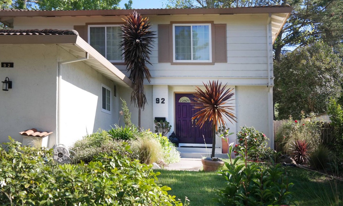 Moraga House | Tranquil private summer home
