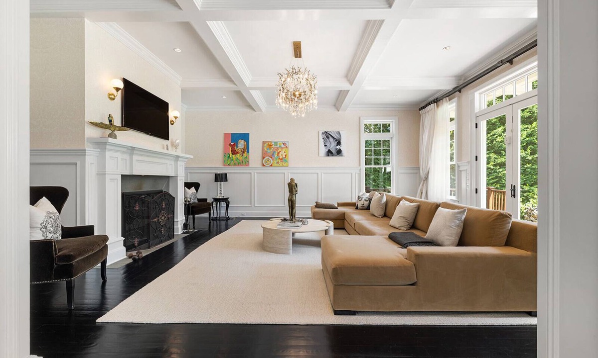 Noyack House | Tranquil retreat in the heart of Sag Harbor, 6 bedroomn11,000 sq ft home