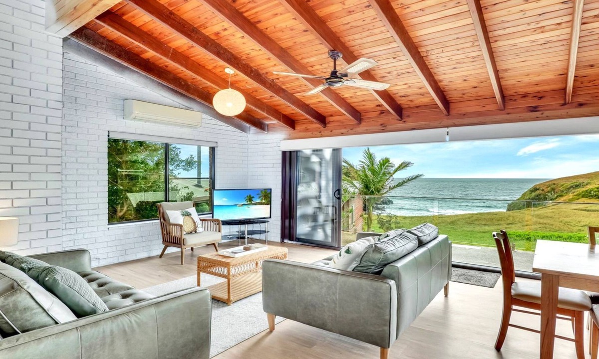 Scotts Head House | Tranquil Retreat with Stunning Waterfront Views