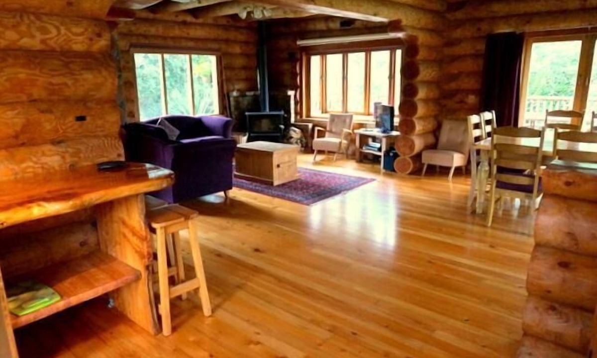 Waihi House | Tranquil Riverside Home