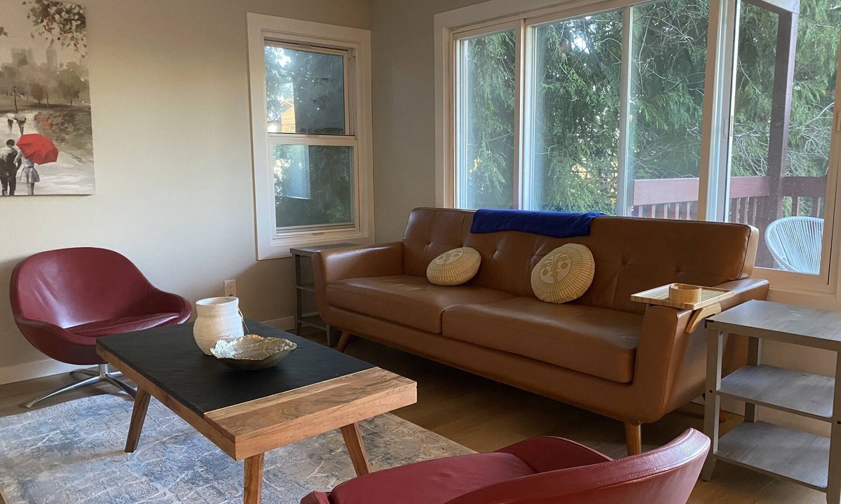 Highline Condo | Tranquil Skyview Oasis