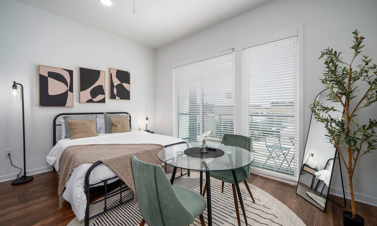 Birmingham Apartment | Tranquil Studio Haven with Private Balcony! n