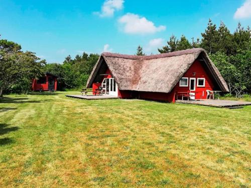 Toftum House | Tranquil Thatched Cottage on Romo-By Traum