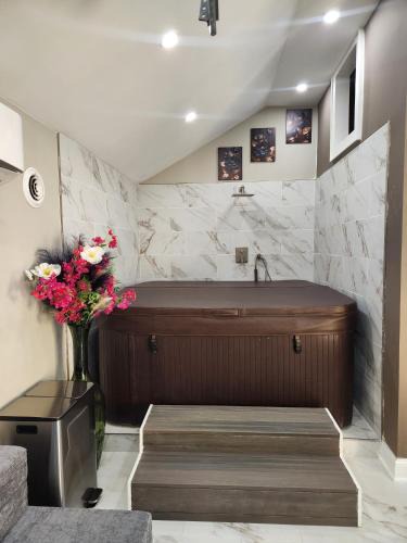 Alden Manor Hotel | Tranquil Touch Spa Suite