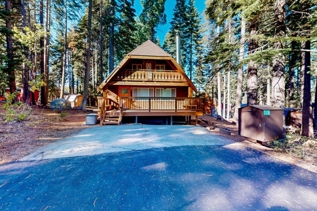 Comstock Acres House | Tranquil Treehouse Haven