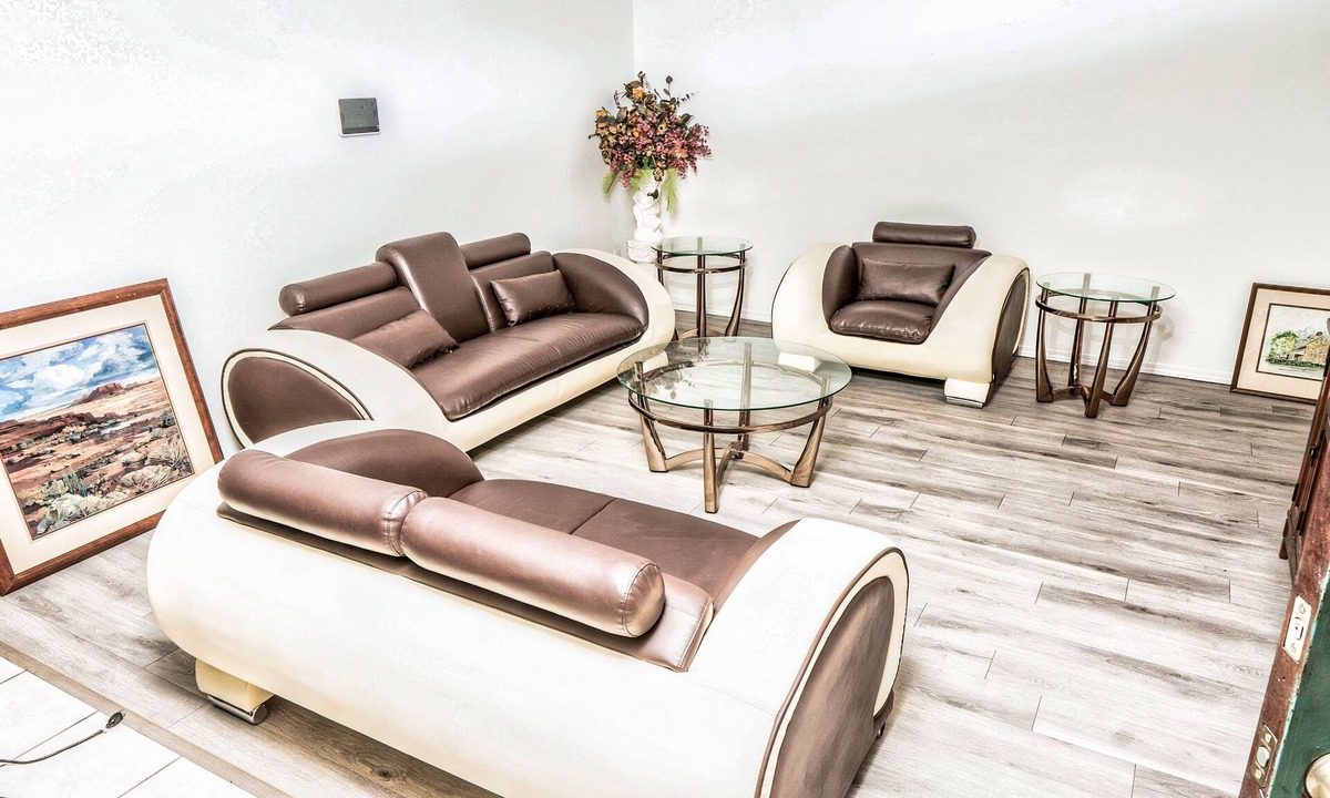 Orange Grove Park House | Tranquil Vista