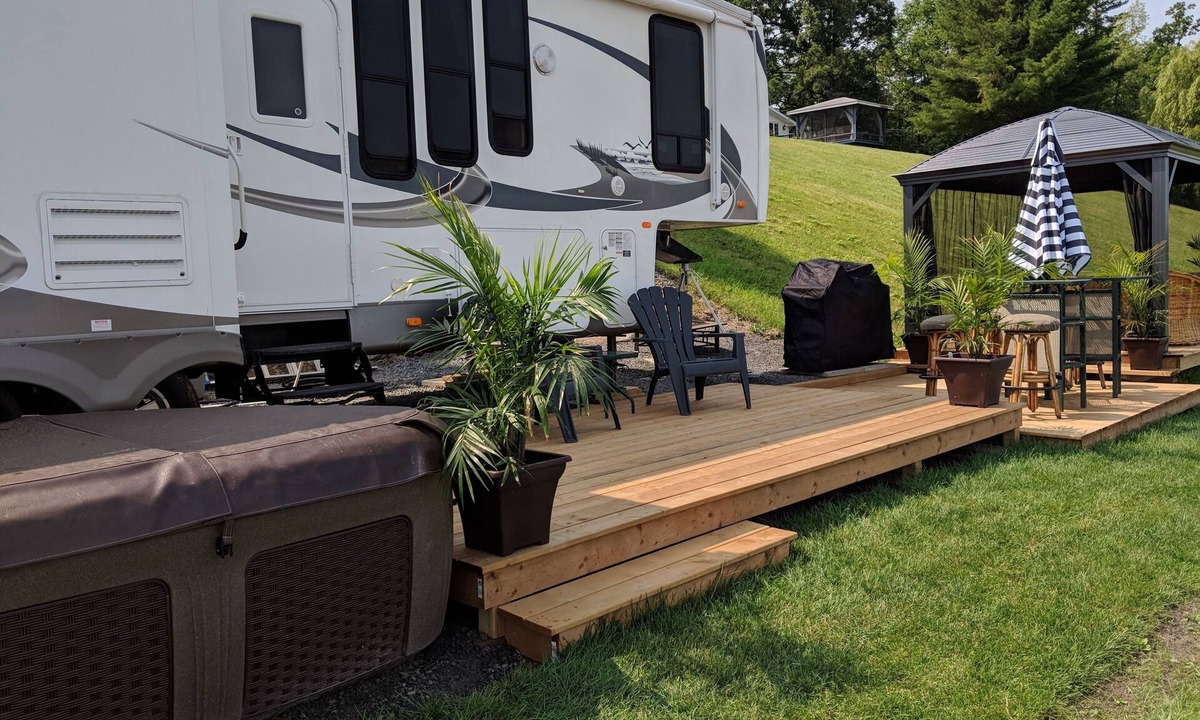 Clarence-Rockland Cottage | Tranquil Waterfront