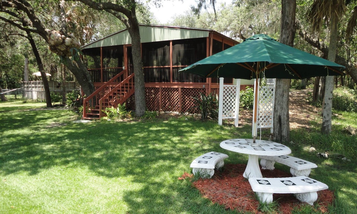 Old Homosassa Cottage | Tranquil-Waterfront-Nature Coast-Cottage