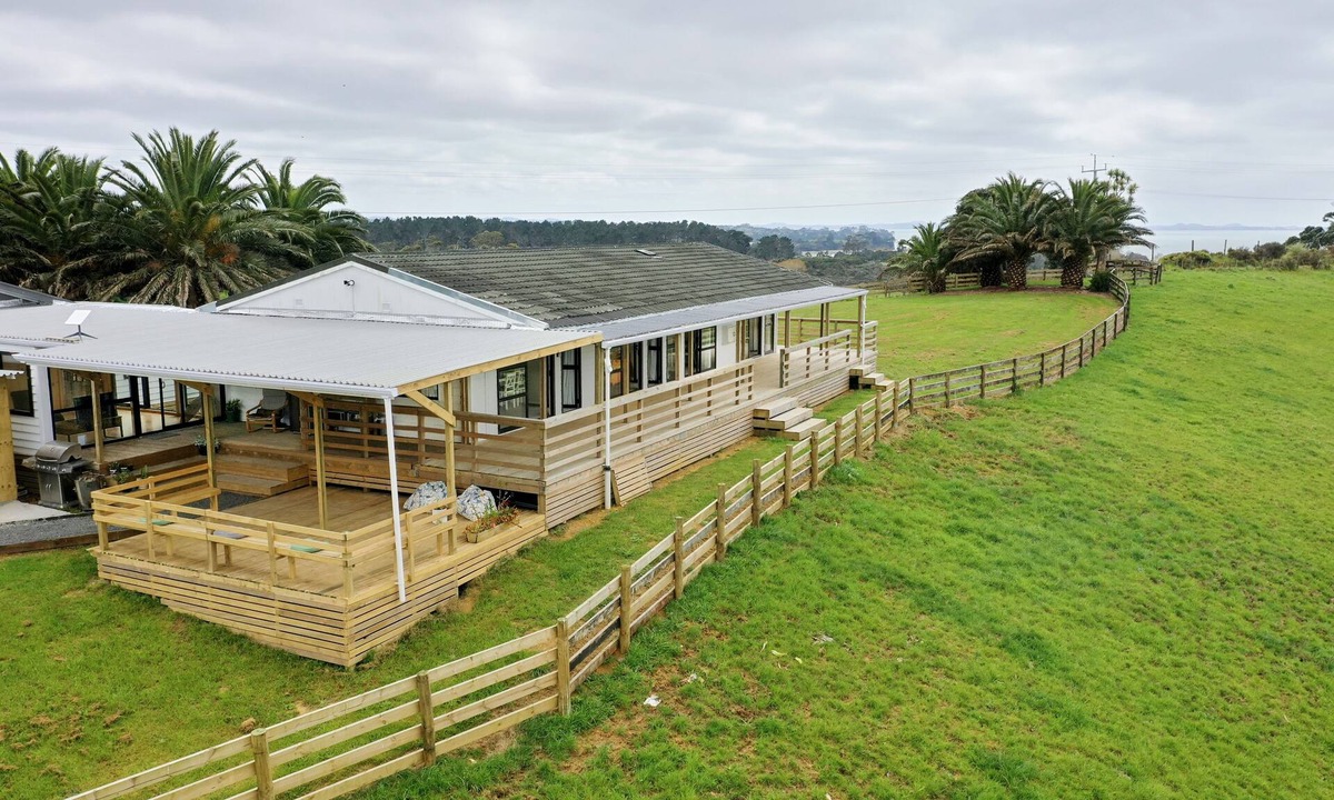 Awhitu Apartment | Tranquility and comfort.