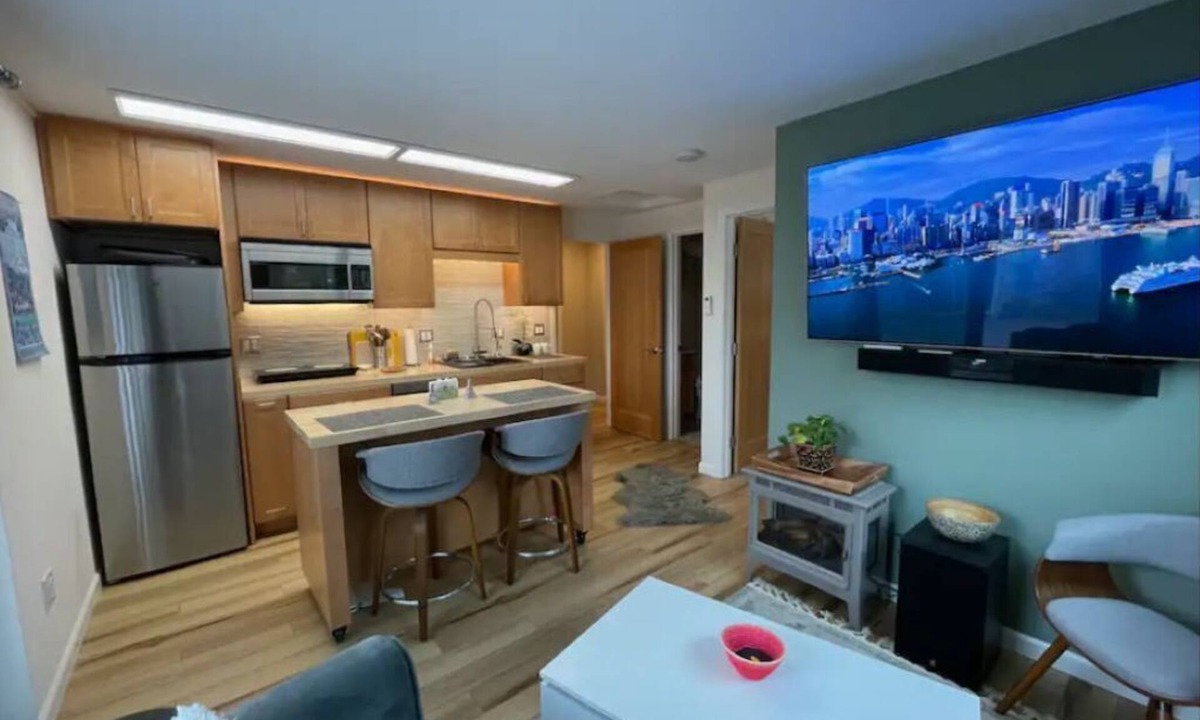 Hood River House | Tranquility Base: 1 BR 1 BA Hood River