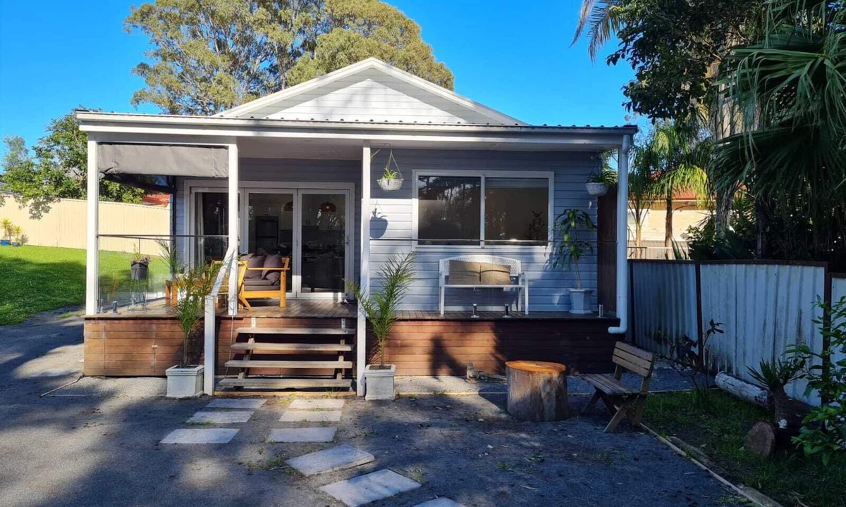 Karraganbah House | Tranquility by the Lake