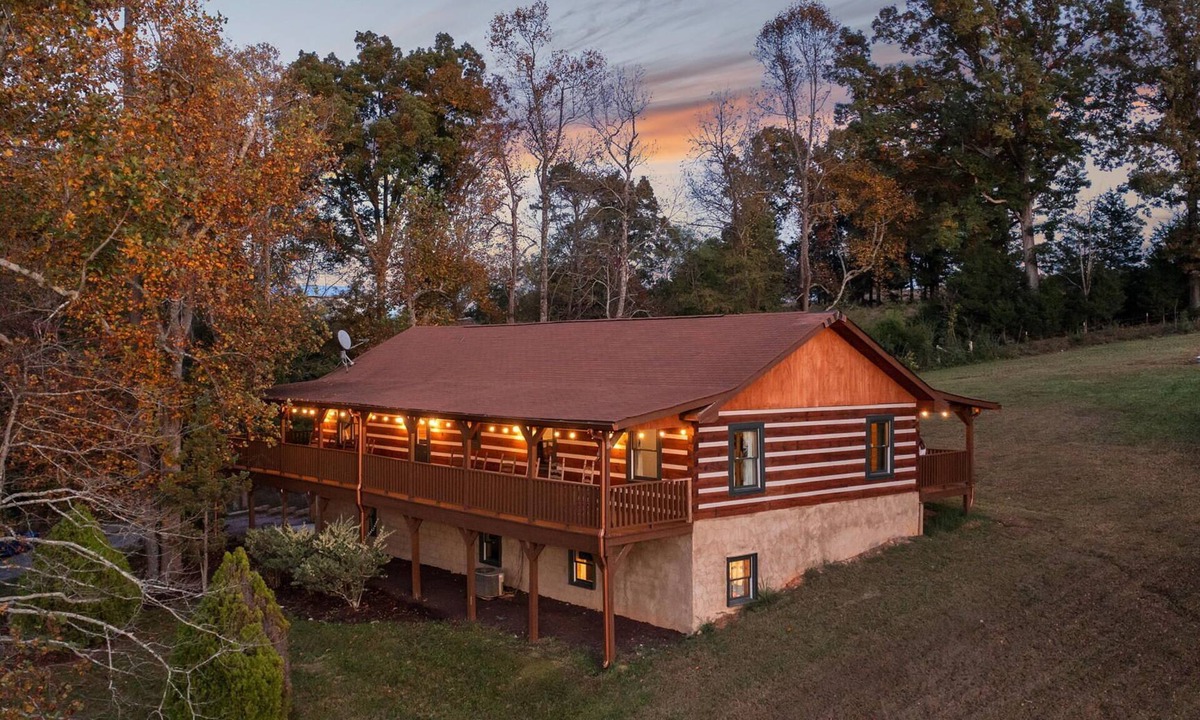 Cleveland Cabin | Tranquility close to the Ocoee with a private country setting