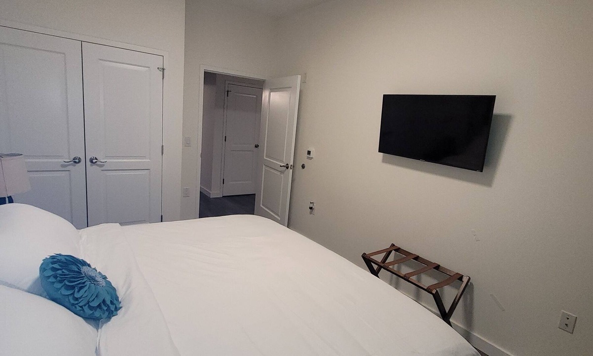 Bound Brook House | Tranquility combined with simplicity