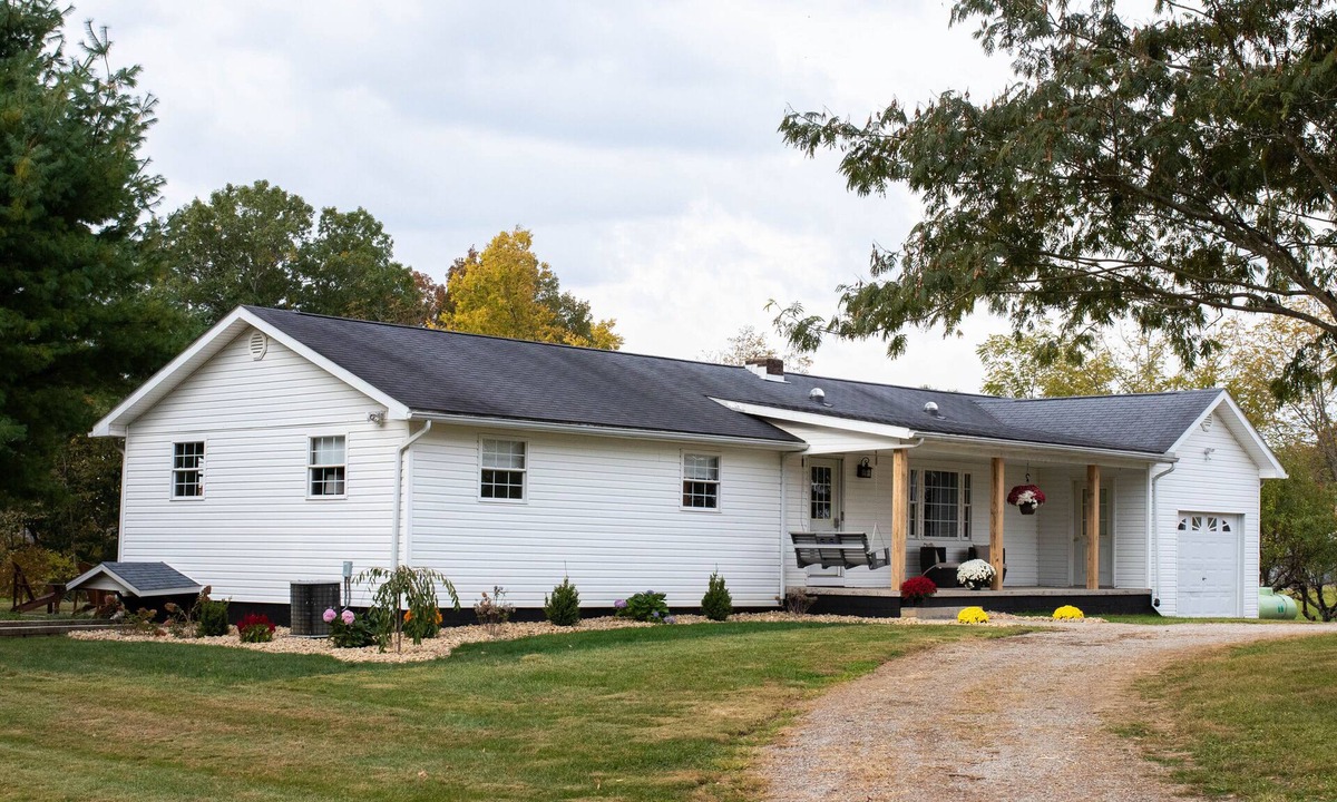 West Union House | Tranquility Cottage | 3 Bed, 1.5 Bath