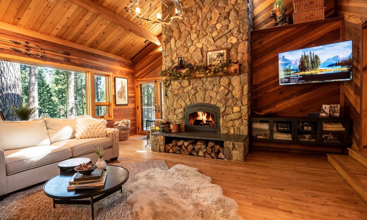 Dorrington Cabin | Tranquility Luxury Lodge w/AC & Pool Access!
