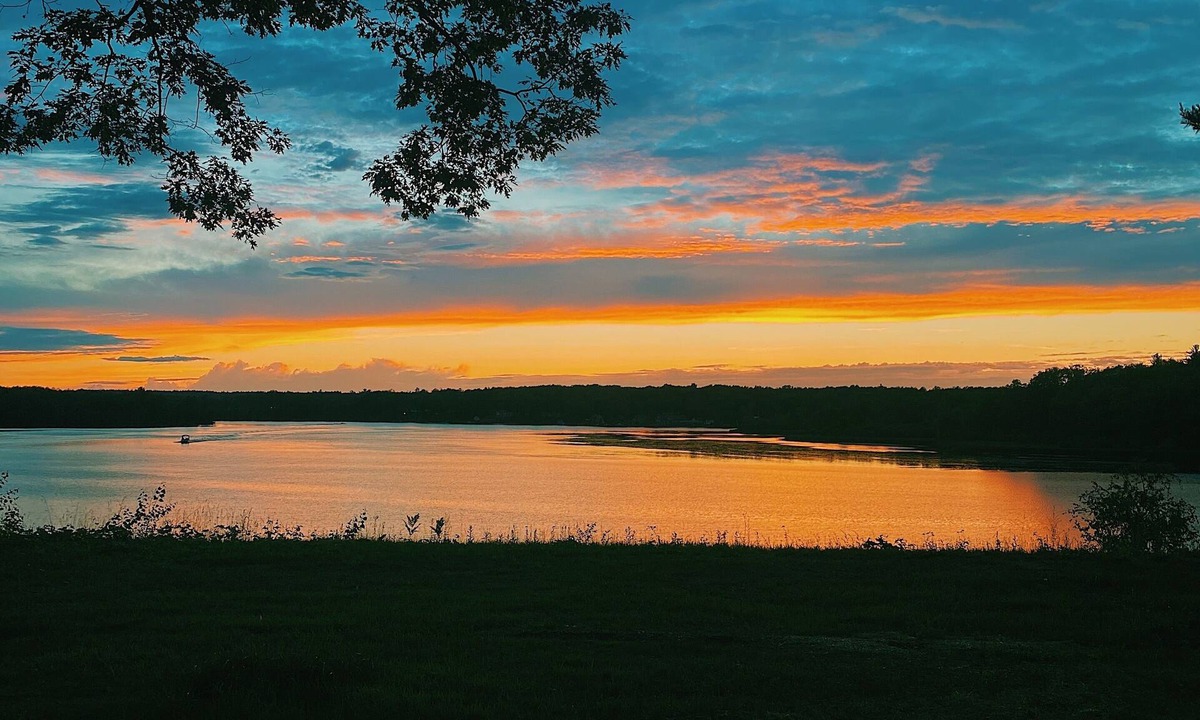 Stanwood House | Tranquility on Rogers Pond