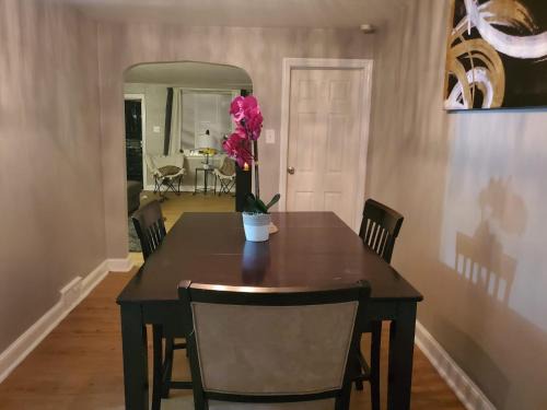 Collingdale House | Tranquility Room by the Airport -Shared space