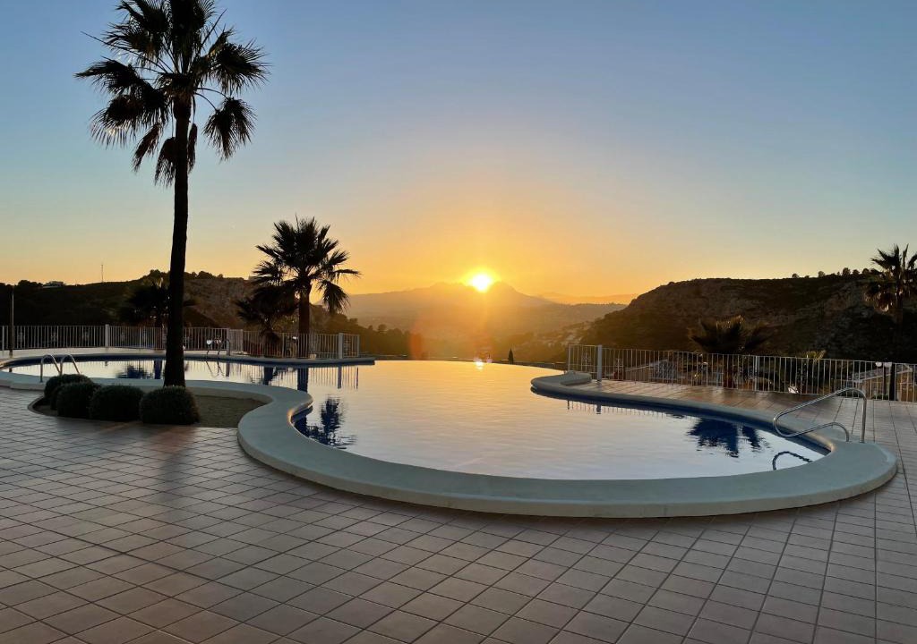 Cumbre del Sol Apartment | Tranquility, sun, breathtaking views & 7 minutes drive to sea