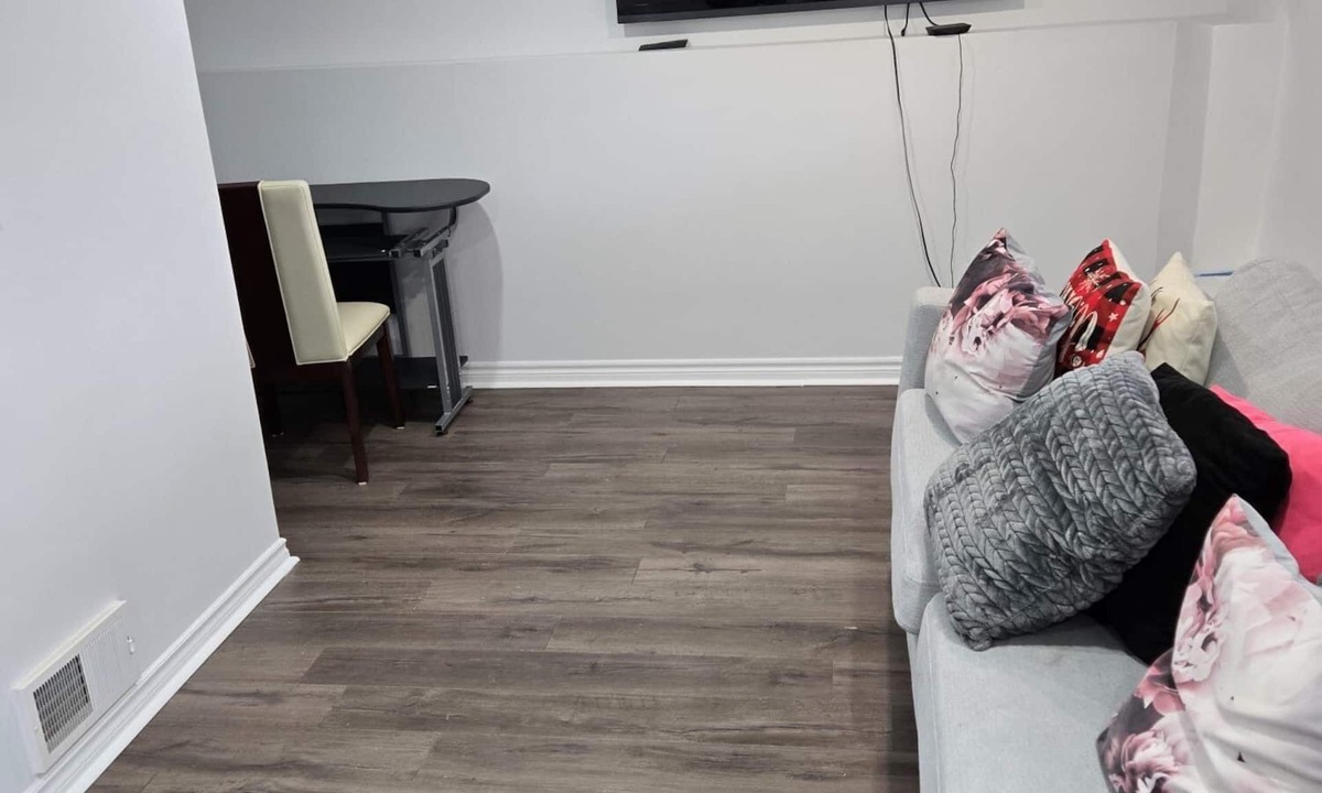 Chapel Hill South Apartment | Tranquill stay Ottawa Orleans
