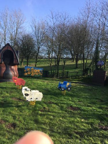 Llanybri Ski Chalet | Tranquilo cabanas