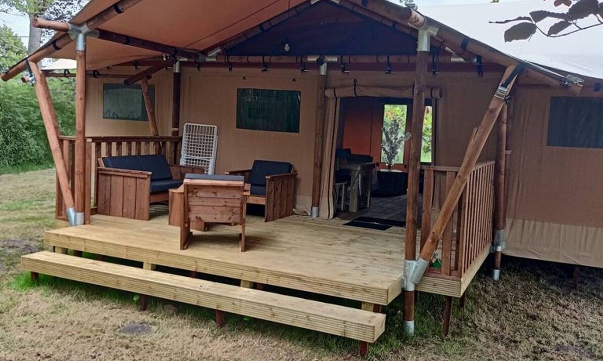 Cerans-Foulletourte House | Trapper Lodge with Private Jacuzzi and Educational Farm