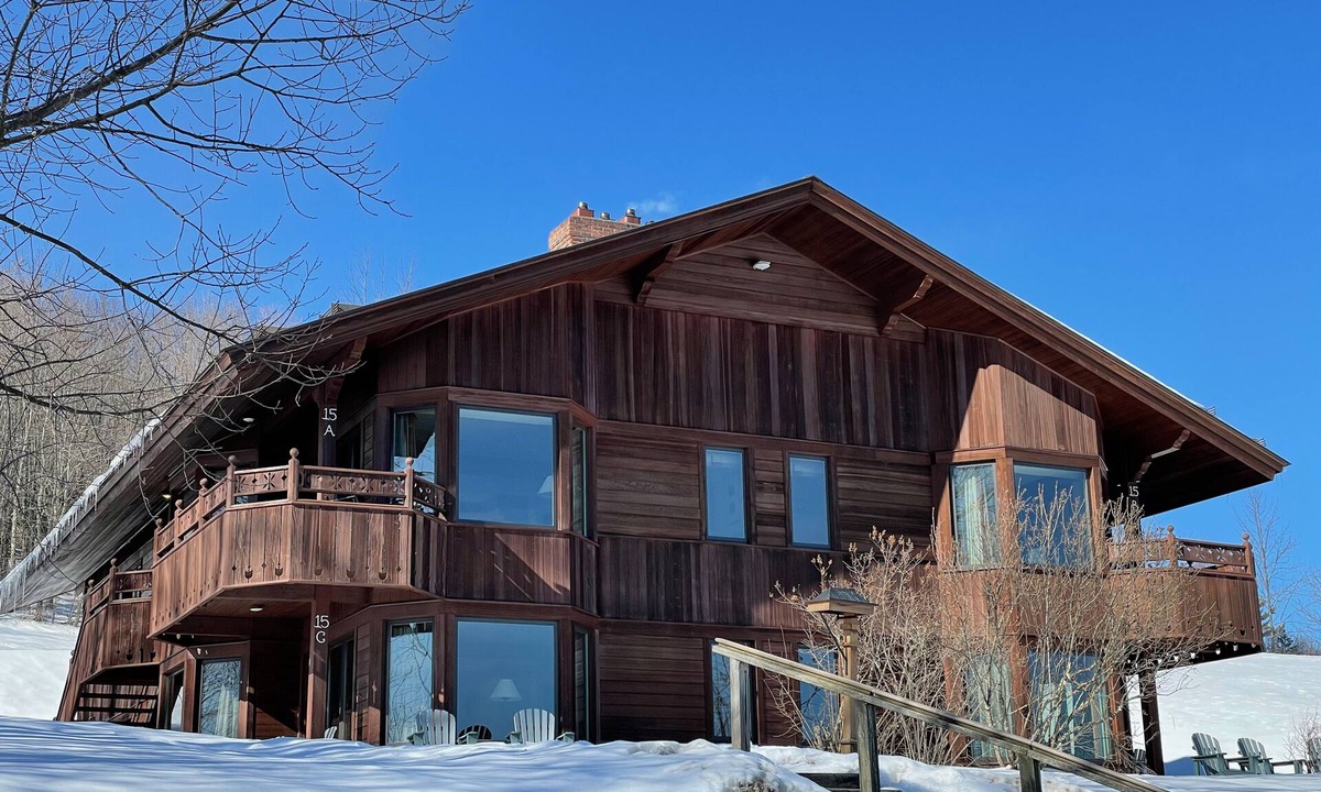 Moscow Ski Chalet | Trapp Family Lodge Guest House