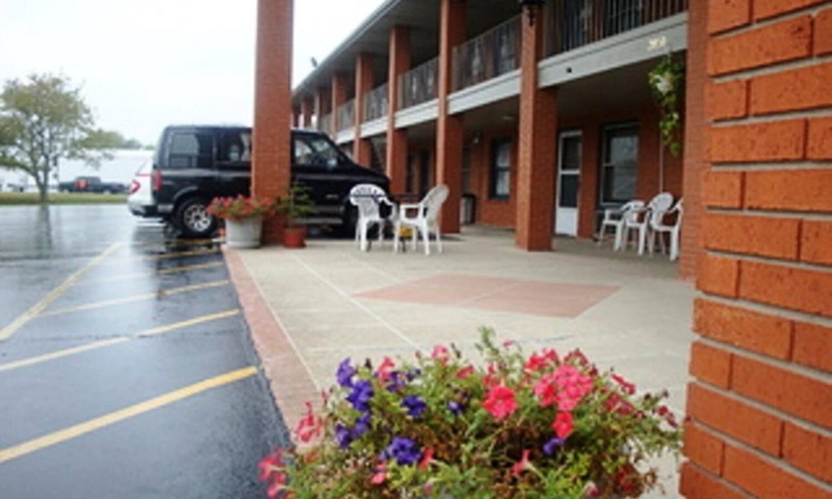 Frankfort Hotel | Travel Inn & Suites