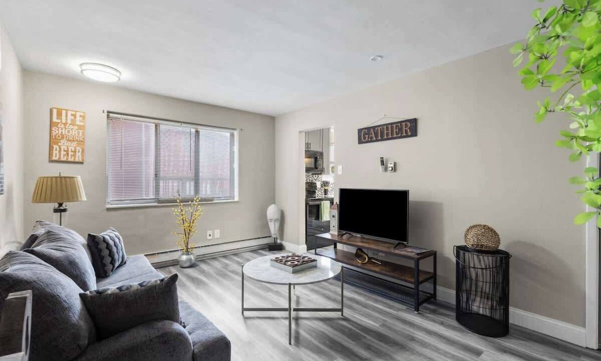 Tower Grove South Apartment | Travel Nurse 1BR · 3 mi SSM SLU · Pet-Friendly · Long Stays