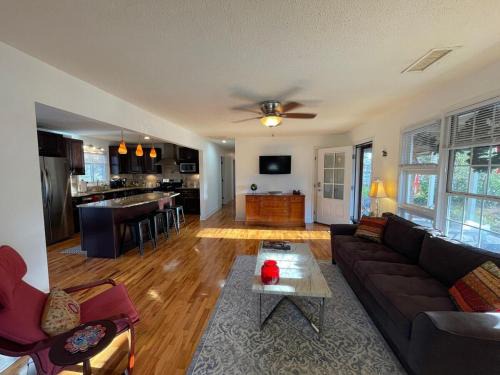 Kennesaw House | Travel Often House
