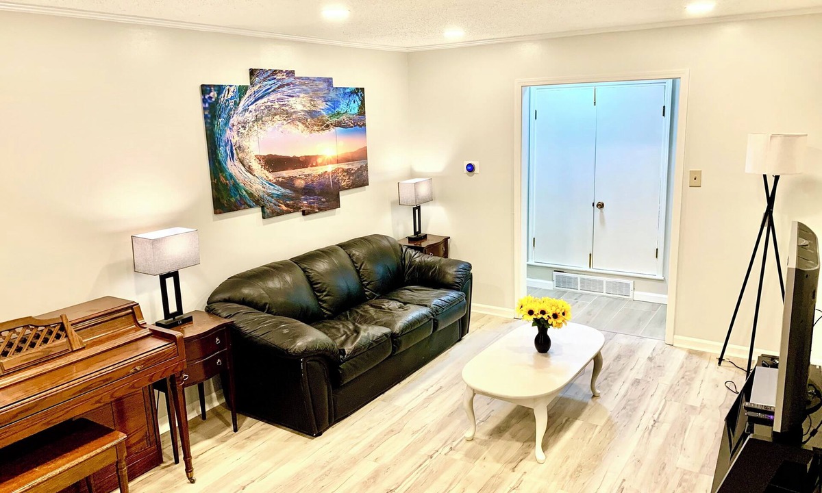 Germantown House | Travel Techs, xAI, Google, BlueOval,Insurance Relocation-Corporate Housing