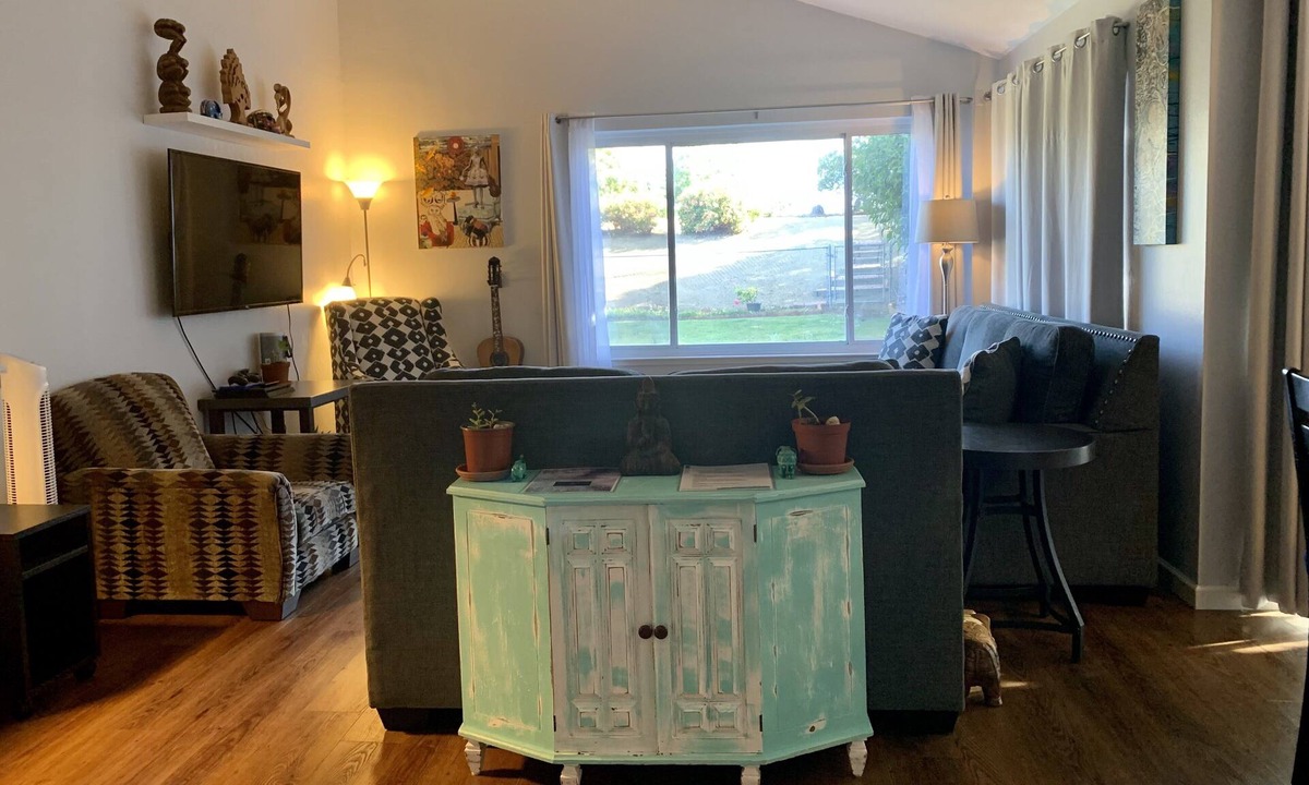 Vallejo House | Travelers Hub in Vallejo