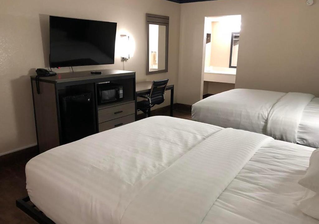 Wharton Hotel | Travelers Inn and Suites Wharton