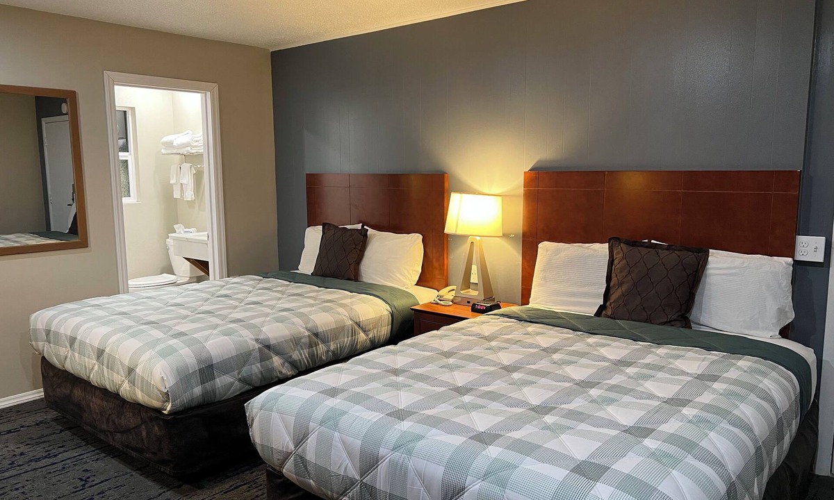 Downtown Eugene Hotel | Travelers Inn Eugene University