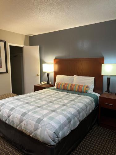 Downtown Eugene Hotel | Travelers Inn Eugene University