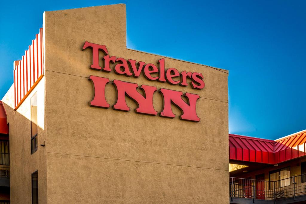 Estrella Hotel | Travelers Inn - Phoenix