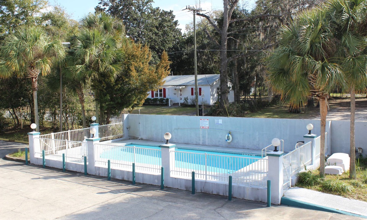 Gainesville Hotel | Travelers Inn