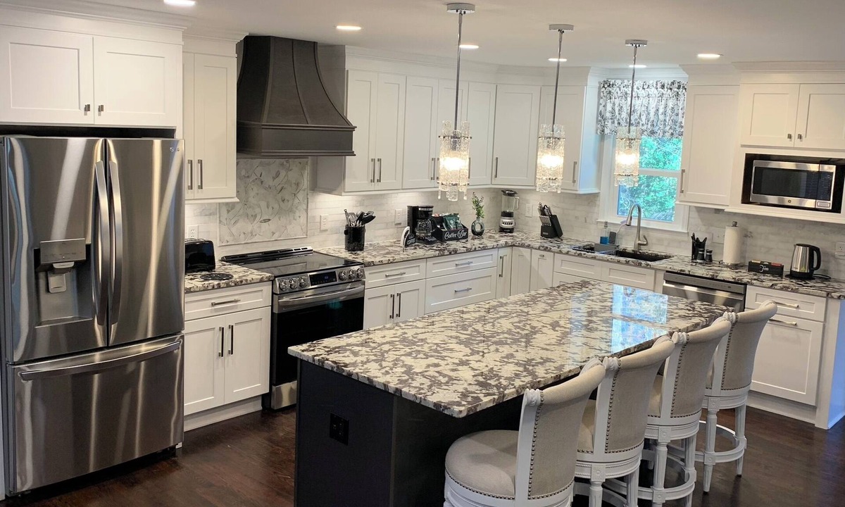Travelers Rest House | Travelers Rest Treasure Pets Welcome Sleeps 8 3 Bedroom 2 Bath 2 King 2 Queen