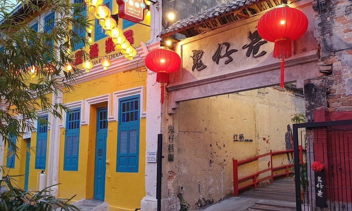 Chinatown Hotel | Traveller Ark Hotel & Bunks