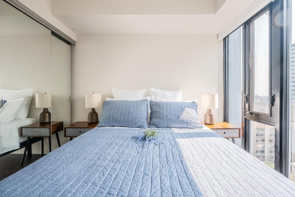 Bloor-Yorkville Apartment | Traveller home in centre Toronto