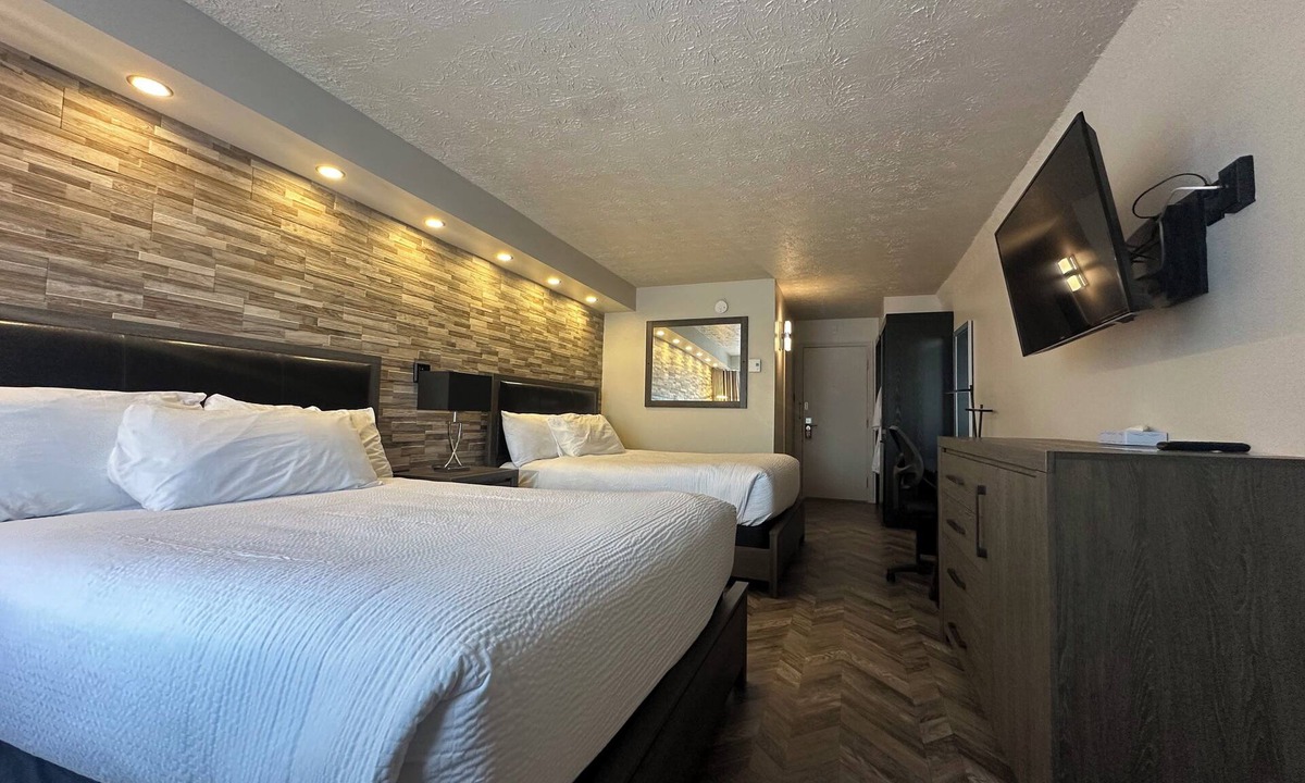Drummondville Hotel | Travelodge by Wyndham Drummondville