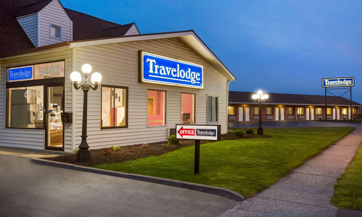 Niagara Falls Hotel | Travelodge by Wyndham Niagara Falls - New York