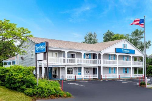 West Dennis Hotel | Travelodge by Wyndham Cape Cod Area