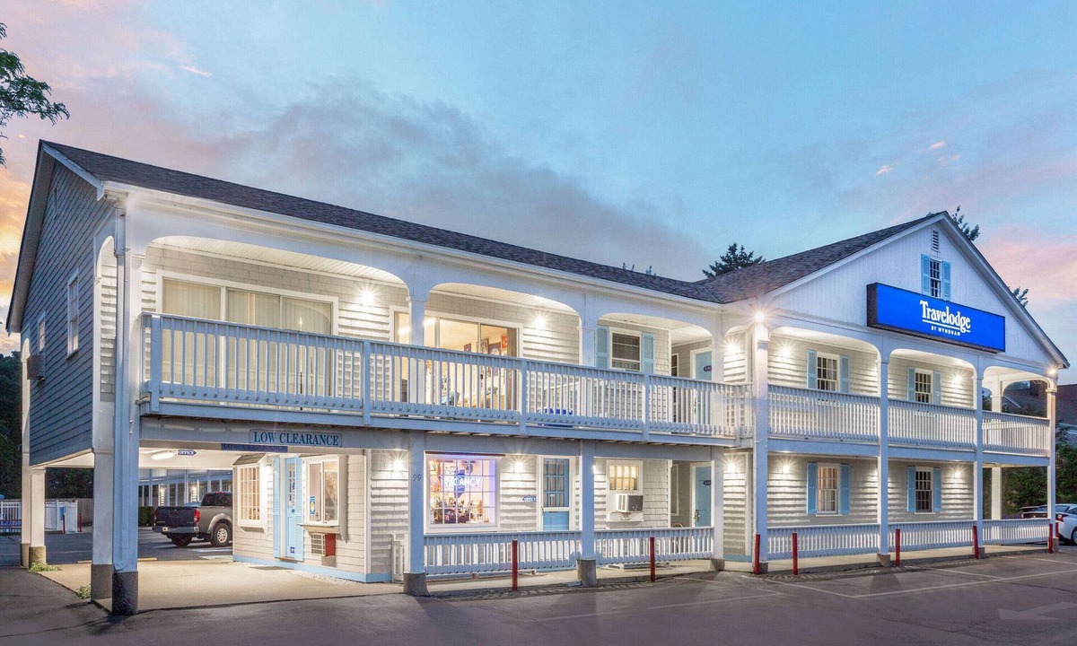 West Dennis Hotel | Travelodge by Wyndham Cape Cod Area