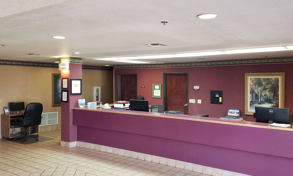 Carlsbad Hotel | Travelodge by Wyndham Carlsbad NM