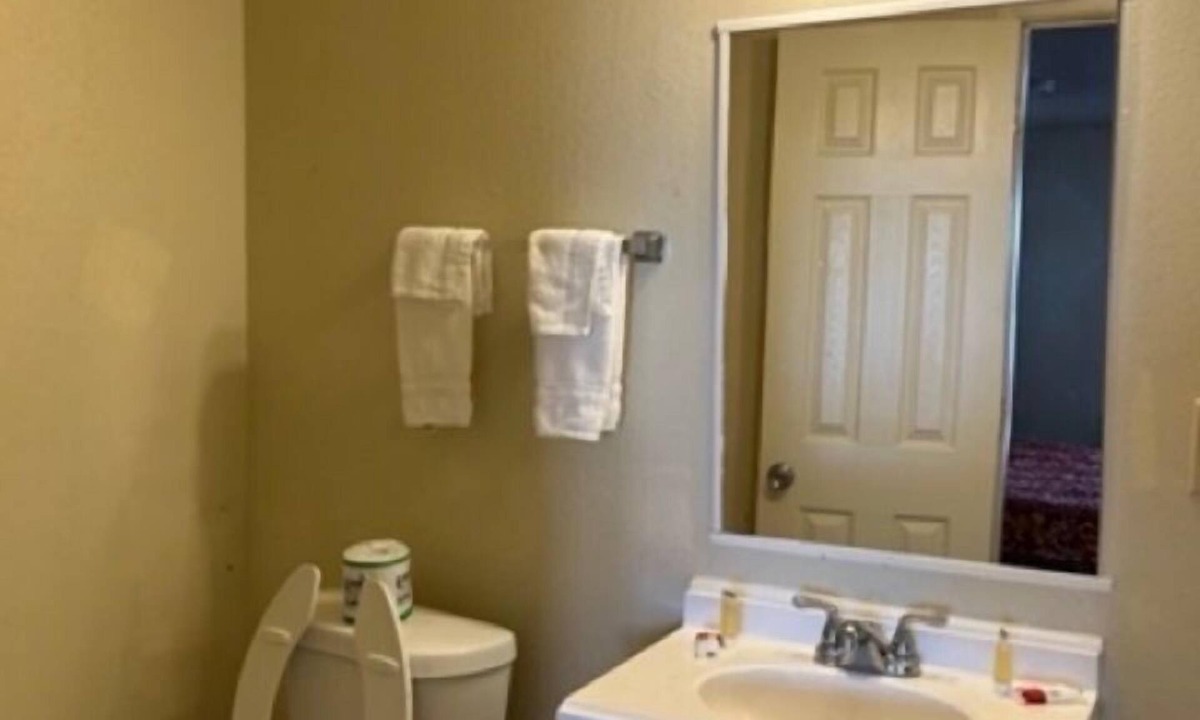 Allison Hotel | Travelodge by Wyndham Gallup
