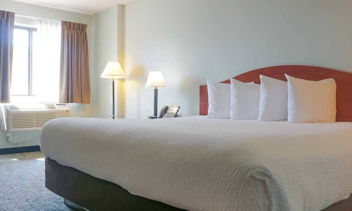Rapid City Hotel | Travelodge by Wyndham Rapid City/Black Hills